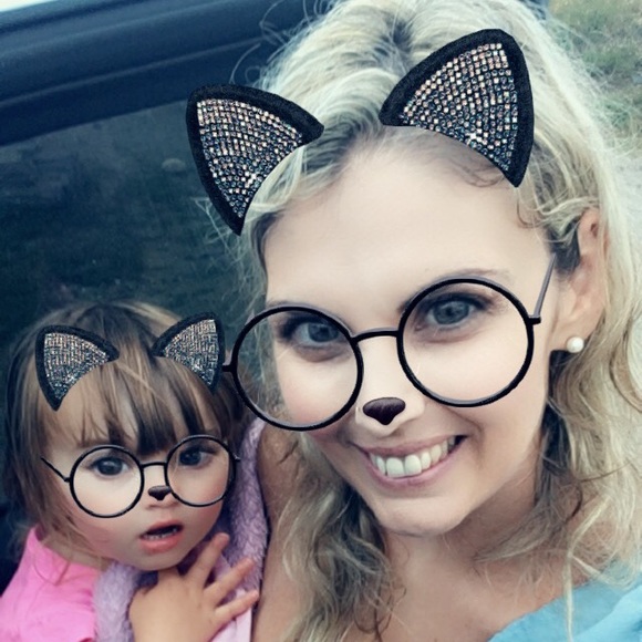 Meet your Posher, Karen - Picture 2 of 3